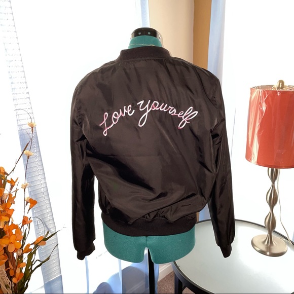 Forever 21 | Black Graphic Print Bomber Jacket - Picture 3 of 5